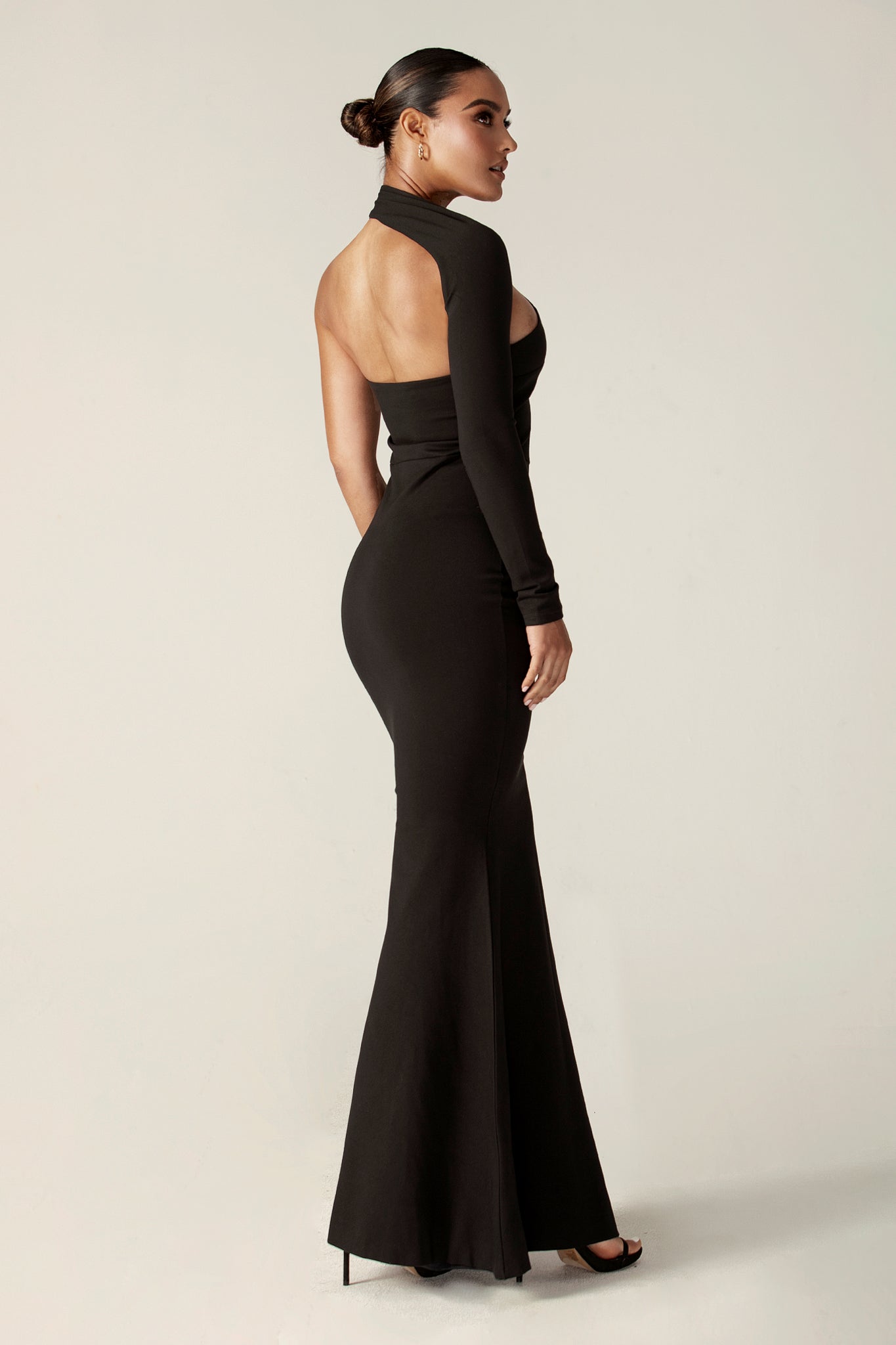 Liliana One-Shoulder Maxi Dress in Black