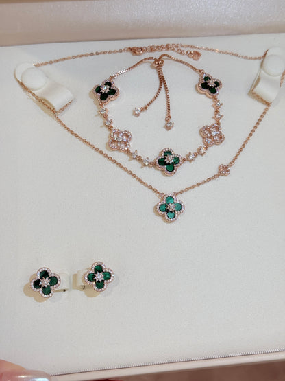 Sakura Cleef Set