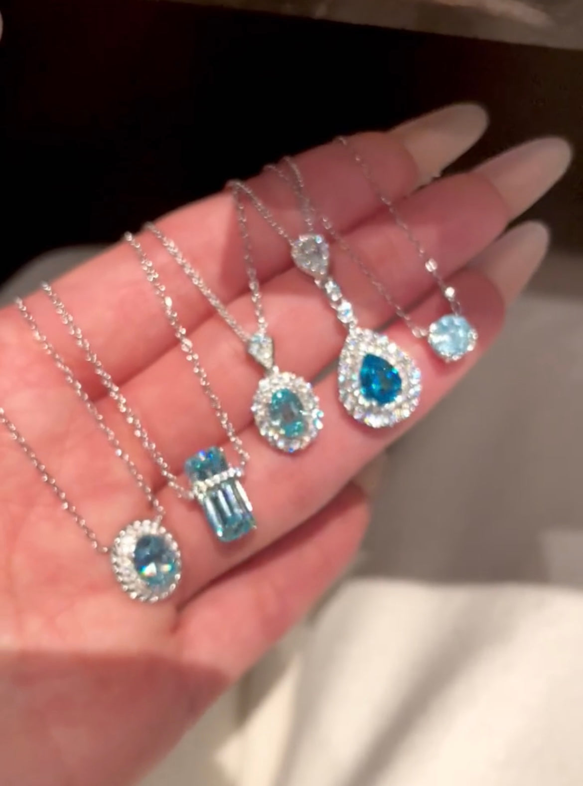 4.6ct Drop-Shaped Aquamarine Diamond Necklace