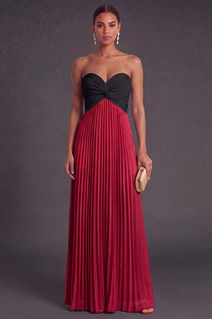 Valentina Pleated Sweetheart Formal Dress
