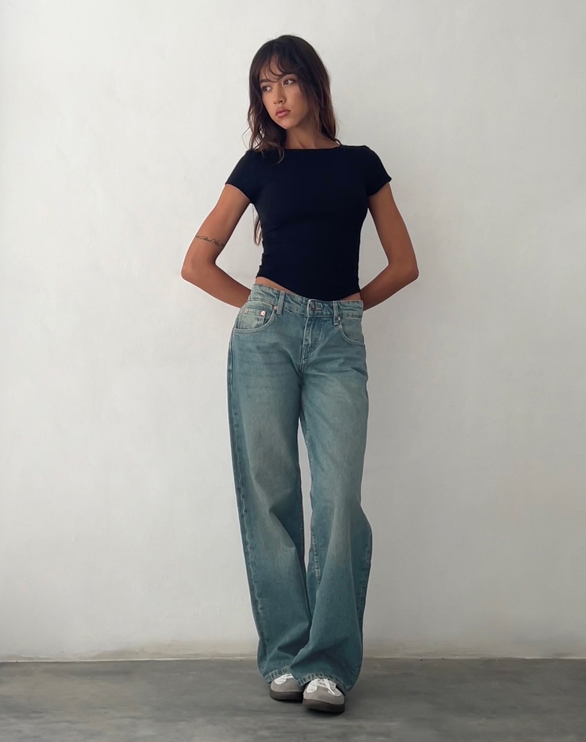 ARIELLA LOW RISE JEANS