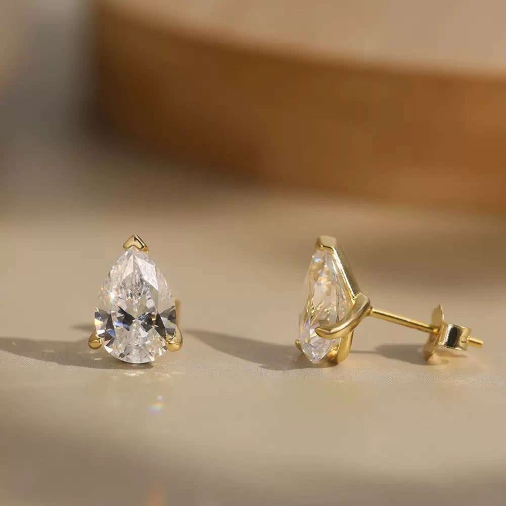 2ct Drop-Shaped Diamond Necklace