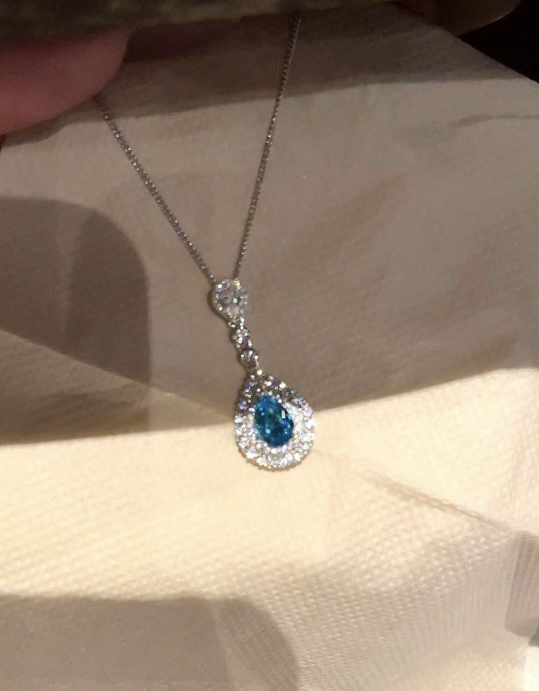 4.6ct Drop-Shaped Aquamarine Diamond Necklace