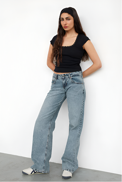 Amy Low-Rise Jeans