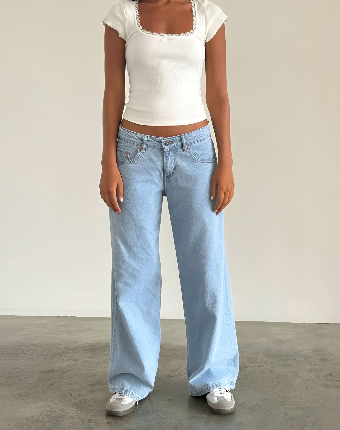 Amy Low-Rise Jeans
